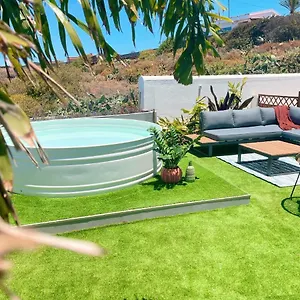 https://casa-con-piscina-y-jardn-con-vistas-al-mar.tenerifehoteles.net