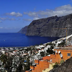 https://vista-azul-acantilado-de-los-gigantes.tenerifehoteles.net